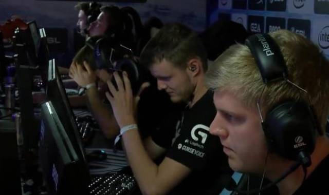 迫使其更多 迫使其更多