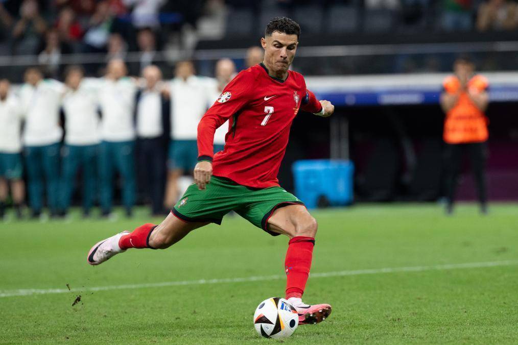 埃泽在水晶 埃泽在水晶